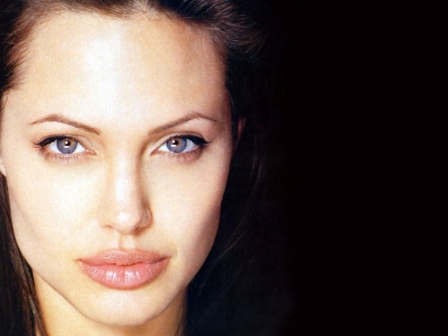 angelina-jolie-120.jpg