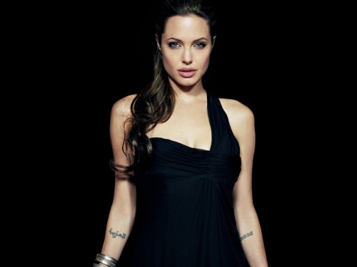 angelina-jolie-150.jpg