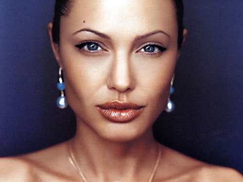 angelina-jolie-64.jpg