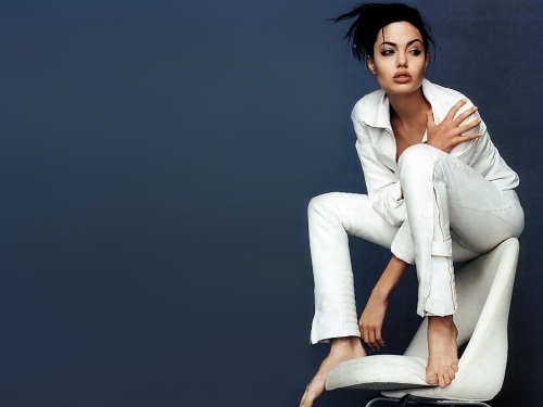 angelina-jolie-94.jpg