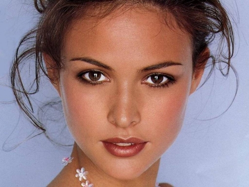josie-maran-100.jpg