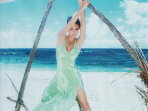 josie-maran-11.jpg