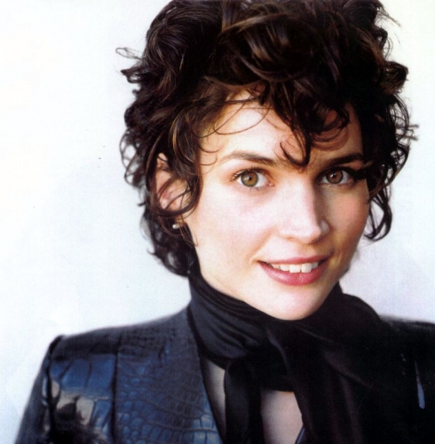 julia-ormond-1.jpg