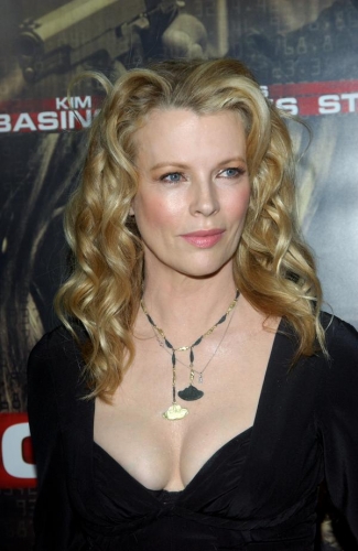 kim-basinger-3.jpg